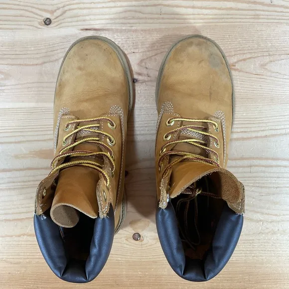 Timberland 6 Inch Waterproof Primaloft Boots 12709Youth Boy’s Size 4 M Wheat