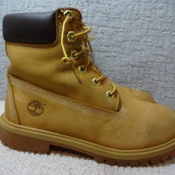 Timberland Juniors 6&quot; Youth Size 5.5 US Wheat Waterproof Nubuck Boots 12909