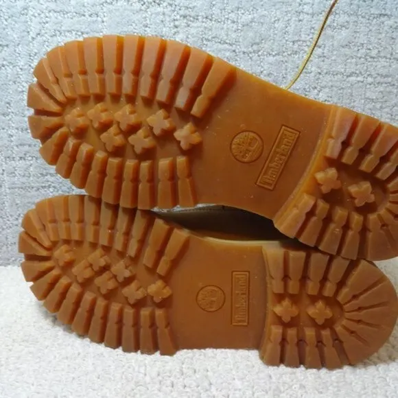 Timberland Juniors 6&quot; Youth Size 5.5 US Wheat Waterproof Nubuck Boots 12909