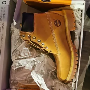 Timberland Premium 6&quot; Waterproof  Boots in Wheat Nubuck