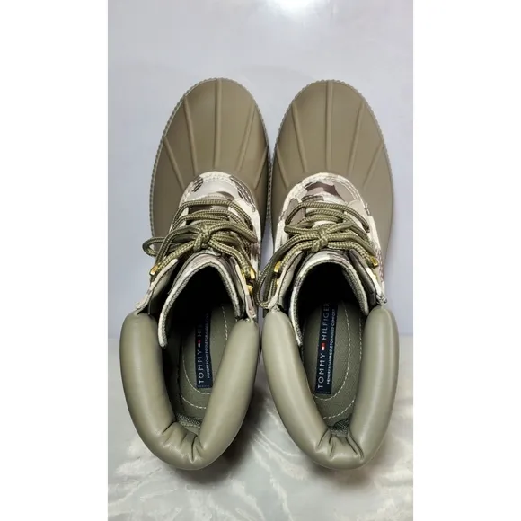 Tommy Hilfiger Men's Size 12  Camouflage  Duck  Boots.