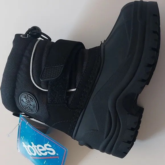 Totes Taelor toddlers Boys waterprof winter boots black size 6T