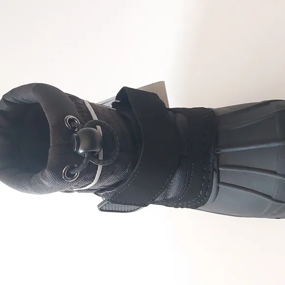 Totes Taelor toddlers Boys waterprof winter boots black size 6T