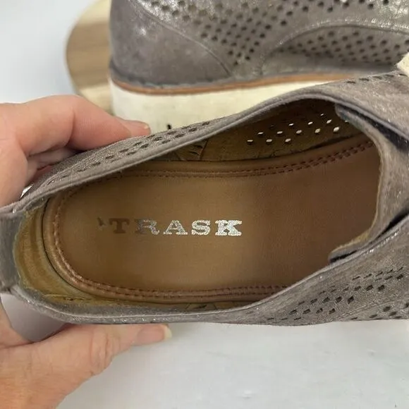 TRASK Lena Perforated Oxford Sneakers Shoes Metallic 6.5