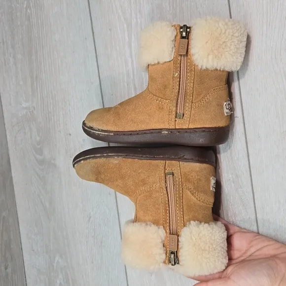 Ugg Australia Jorie II Kids Girl Leather Sheepskin Boots shoes sz 8 Toddler