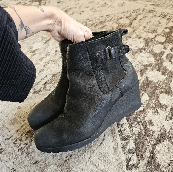 UGG Indra Waterproof Wedge Leather Boots