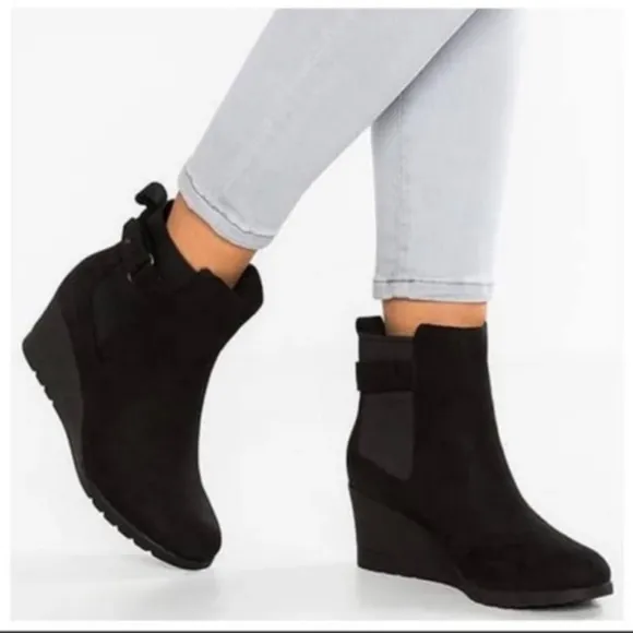 UGG Indra Waterproof Wedge Leather Boots