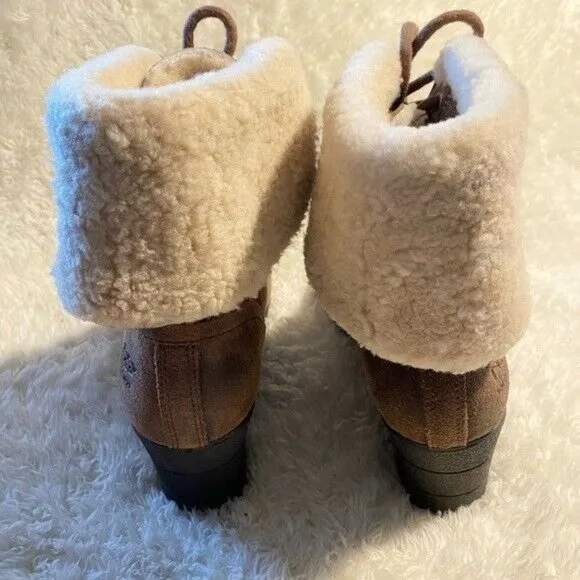 UGG Leather Zea Shearling Lace Up Ankle WEDGES Boots WATERPROOF Size 9