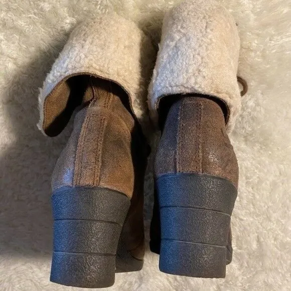 UGG Leather Zea Shearling Lace Up Ankle WEDGES Boots WATERPROOF Size 9