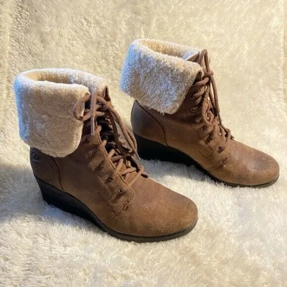 UGG Leather Zea Shearling Lace Up Ankle WEDGES Boots WATERPROOF Size 9