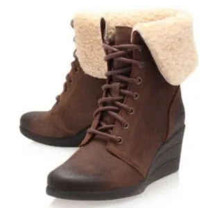 UGG Leather Zea Shearling Lace Up Ankle WEDGES Boots WATERPROOF Size 9