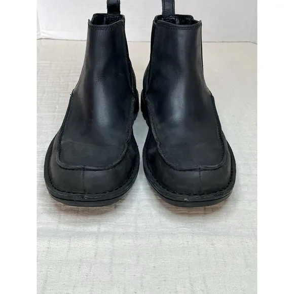 UGG Mens Sz 9.5 Black Leather Chelsea Boots Shoes Comfort Stretch 5624