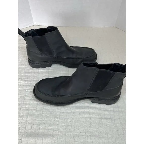 UGG Mens Sz 9.5 Black Leather Chelsea Boots Shoes Comfort Stretch 5624