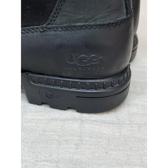 UGG Mens Sz 9.5 Black Leather Chelsea Boots Shoes Comfort Stretch 5624