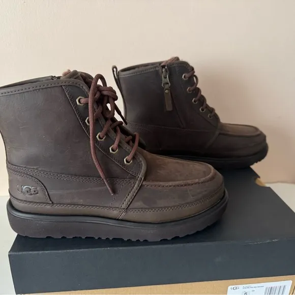 UGG Neumel High Moc Weather Boot with zipper.Size:8