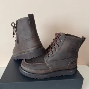 UGG Neumel High Moc Weather Boot with zipper.Size:8