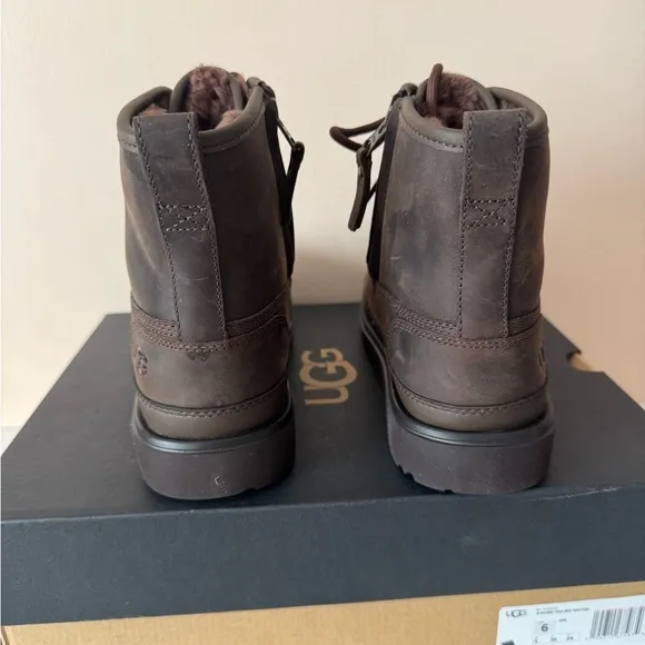 UGG Neumel High Moc Weather Boot with zipper.Size:8