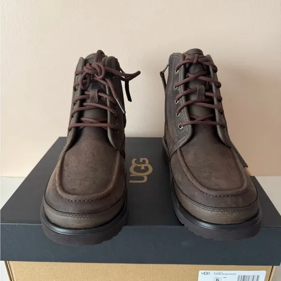 UGG Neumel High Moc Weather Boot with zipper.Size:8