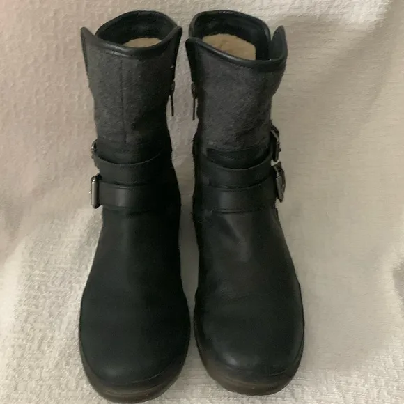 UGG Simmens Black Waterproof Boots