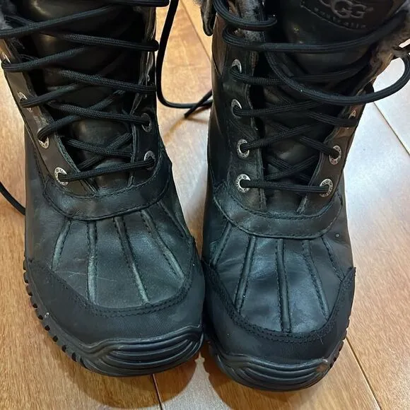 UGG Women's Boots S/N 1906 Adirondack II Leather Sheepskin Waterproof size 6