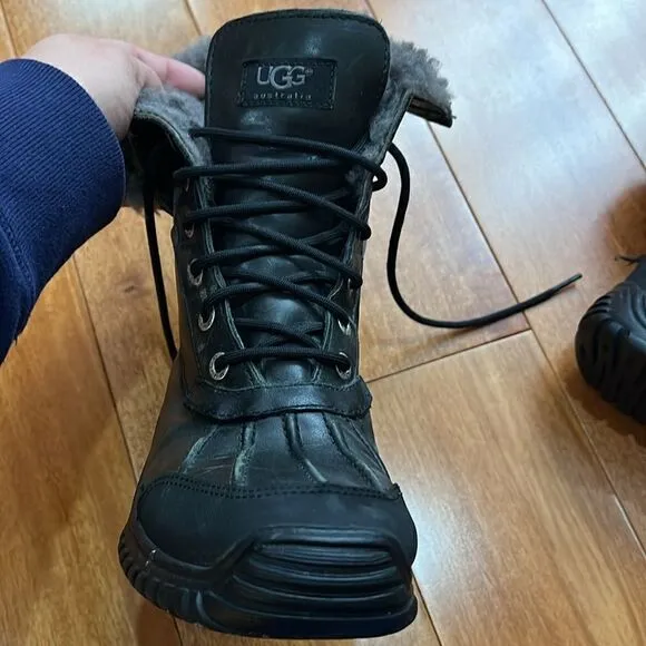 UGG Women's Boots S/N 1906 Adirondack II Leather Sheepskin Waterproof size 6