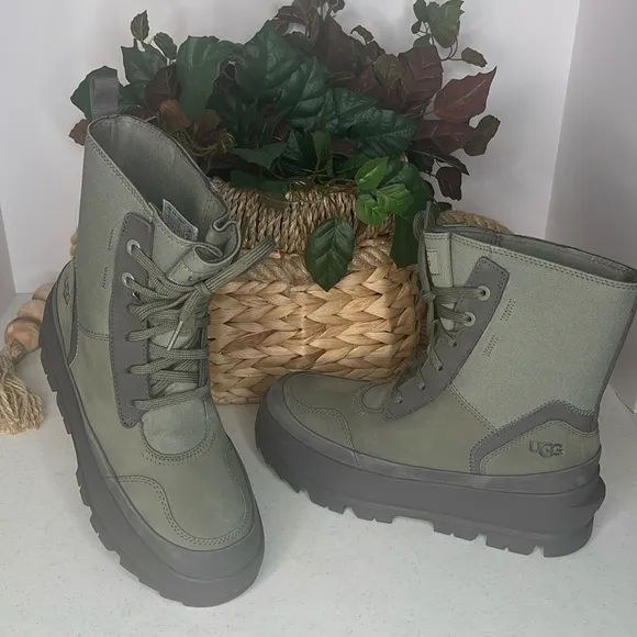 UGG Women's The Ugg Lug Boot: Color Moss Green Sz 7