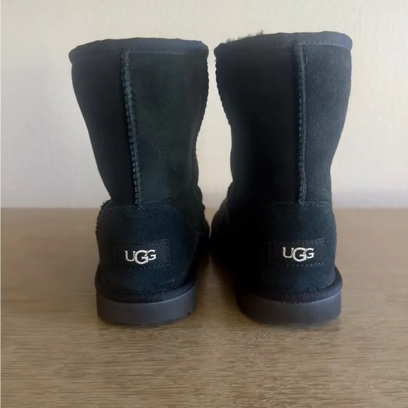 UGGS Classic Short Black Sherling, and waterproof boots. Great condition. 3