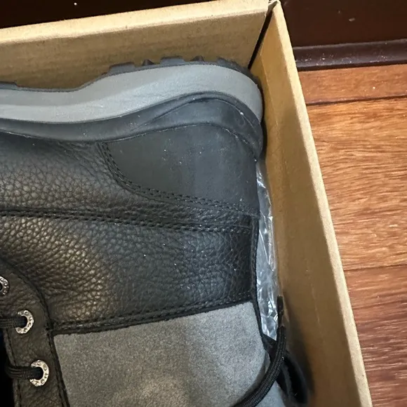 Uggs women fur boots new