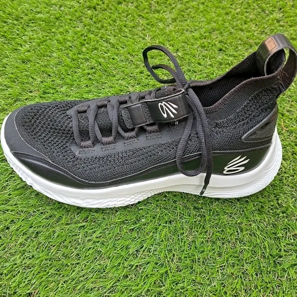 Under Armour Curry Flow 8 Basketball Shoes    Size 7