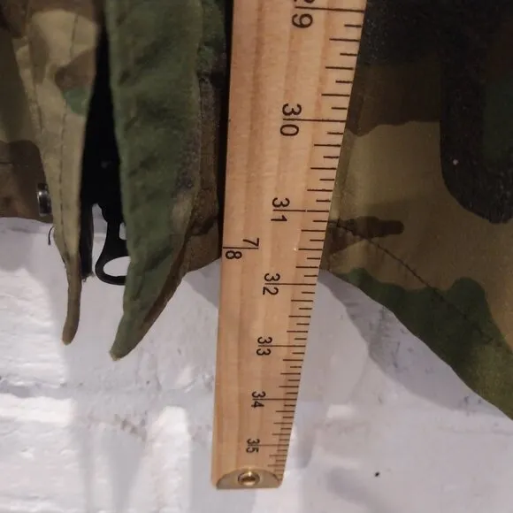US Military Camouflage Jacket  Mens L Long GORE TEX Cold Weather Woodland Parka.