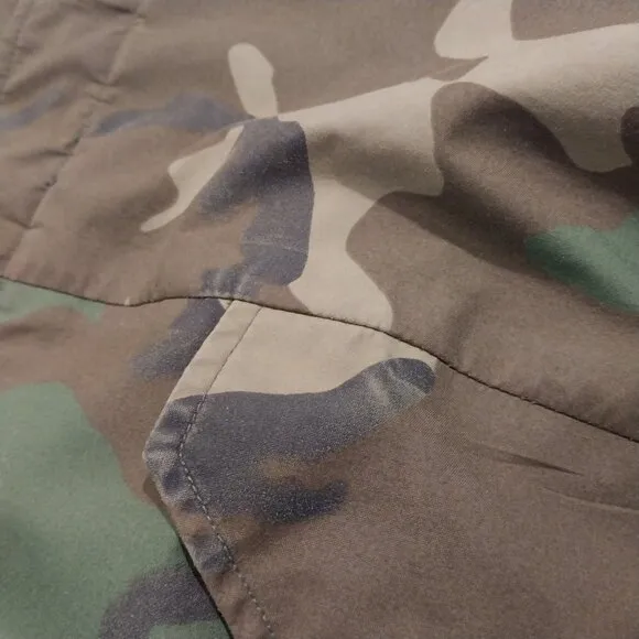 US Military Camouflage Jacket  Mens L Long GORE TEX Cold Weather Woodland Parka.