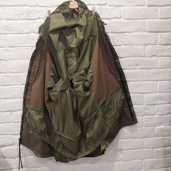 US Military Camouflage Jacket  Mens L Long GORE TEX Cold Weather Woodland Parka.