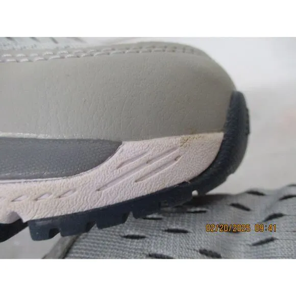 USED New Balance Men's Walking Shoe, Silver Mink/Gunmetal -Size 9.5