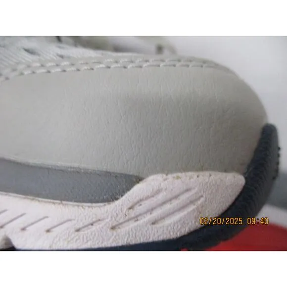 USED New Balance Men's Walking Shoe, Silver Mink/Gunmetal -Size 9.5