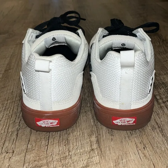 Vans Men's White and Black Sneakers