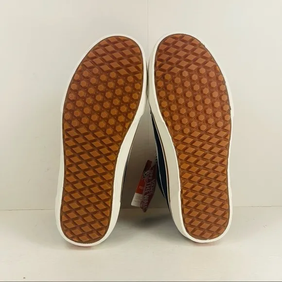 VANS Sk8-Hi All Weather MTE Dark Blue Women Size 10