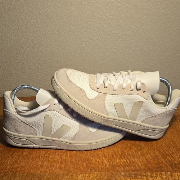Veja Women's Suze 10 Cream Sneakers