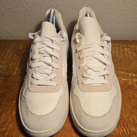 Veja Women's Suze 10 Cream Sneakers