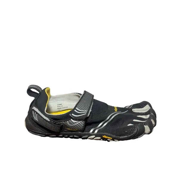 Vibram Men Black and Yellow FiveFingers Shoes size 42