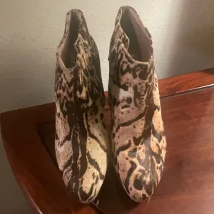 Vince Camuto Calf Hair Bootie Sz 10
