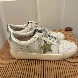 VINTAGE HAVANA magneev vh sneaker in white/ multi 8.5 Gently Worn