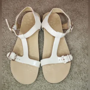 Vionic Adriane Cream Patent Leather Buckle Comfort Sandals Shoes