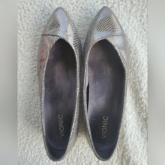 Vionic Caballo Womens Metallic Silver Gunmetal Pointed Toe Slip On Flats 9