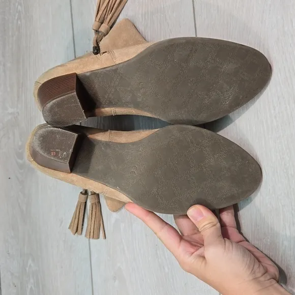 Vionic Women Madeline Ankle Leather Weather Resistant Heels Boots shoes sz 7.5