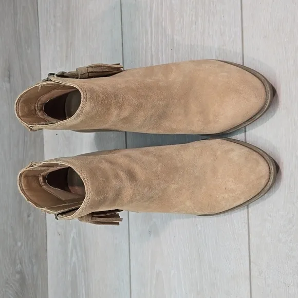 Vionic Women Madeline Ankle Leather Weather Resistant Heels Boots shoes sz 7.5