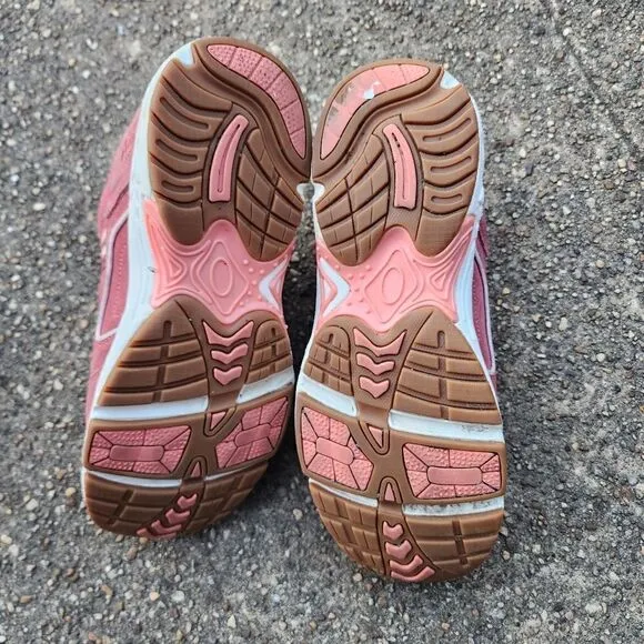 VIONIC Walker - Womens Walking Shoes - SIZE 7.5