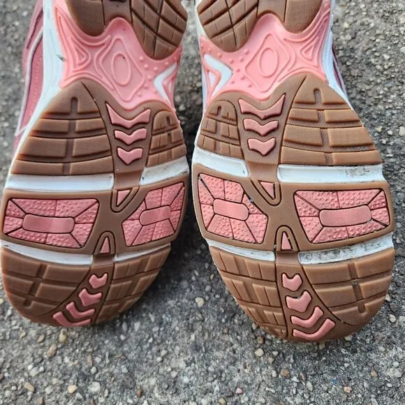 VIONIC Walker - Womens Walking Shoes - SIZE 7.5