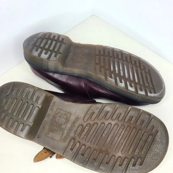 Vtg Dr Martens MADE IN ENGLAND Mary Jane Double Buckle Shoes‎ Burgandy Sz US 9
