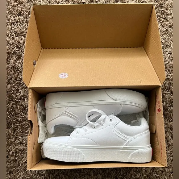 White Vans Seldan Platform shoes girls size 3y and 4y