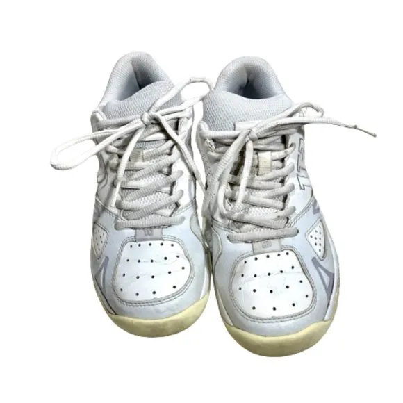 Wilson White Tennis Shoes Size 6.5